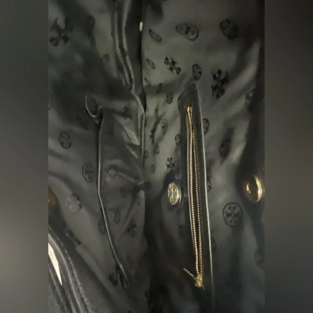 Vintage Tory Burch Black Leather Shoulder Bag with Gold Chain - Picture 5 of 5